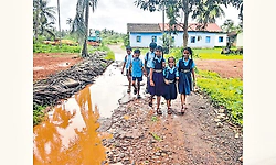 ಹಕ್ಲಾಡಿ: ಹದಗೆಟ್ಟ ಯಳೂರು ಶಾಲೆ ರಸ್ತೆ