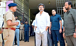 ವಿಜಯ್ ಅನಿರೀಕ್ಷಿತ ಜೈಲು ಭೇಟಿ: ಕೈದಿಗಳನ್ನು ಭೇಟಿಯಾದ ತಮಿಳುನಾಡು ಸಿಎಂ