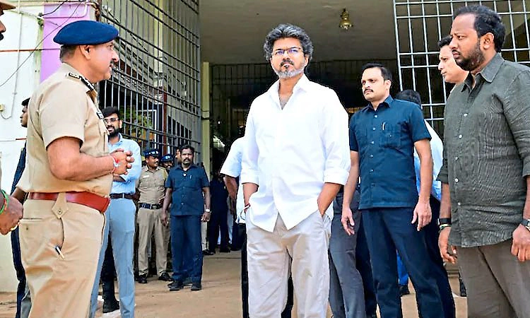 ವಿಜಯ್ ಅನಿರೀಕ್ಷಿತ ಜೈಲು ಭೇಟಿ: ಕೈದಿಗಳನ್ನು ಭೇಟಿಯಾದ ತಮಿಳುನಾಡು ಸಿಎಂ