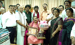 ತುಳು ಭಾಷಿಕರಿಗೆ ಮೆಡಿಕಲ್‌ ಸೀಟು: ಡಾ| ಮೋಹನ ಆಳ್ವರಿಗೆ ಸಮ್ಮಾನ