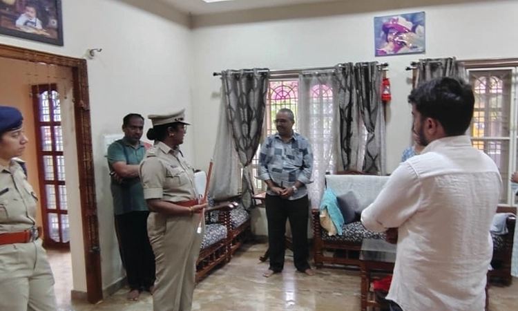 Rs 42.7 lakh cash and jewellery stolen from businessman’s house in Gundlupet