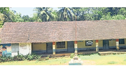 ಮುಚ್ಚಿದ ಶಾಲೆಯ ಶಿಥಿಲ ಕಟ್ಟಡದಿಂದ ಅಪಾಯ