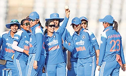 ODI:ವೈಷ್ಣವಿ ಶರ್ಮ ಬೌಲಿಂಗ್‌ ವೈಭವ, ಜಿಂಬಾಬ್ವೆಗೆ 3-0 ವೈಟ್‌ವಾಶ್‌