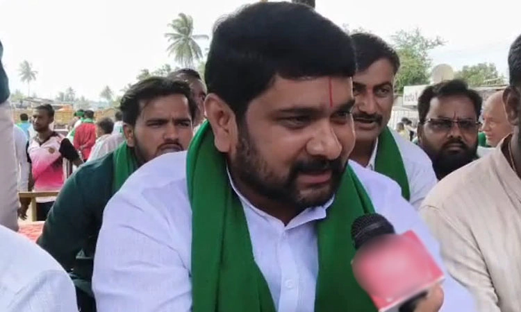 ಕಬ್ಬಿನ ದರ ನಿಗದಿ ಮಾಡದಿದ್ದರೆ ಅ.31ಕ್ಕೆ ಹೆದ್ದಾರಿ ತಡೆ: ಸರಕಾರಕ್ಕೆ ರೈತ ಸಂಘ ಎಚ್ಚರಿಕೆ