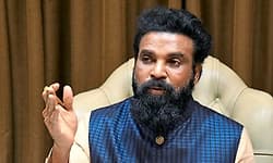 Gadag: ಸಿಎಂ ಯಾರೆಂದು ಮೊದಲು ಸ್ಪಷ್ಟಪಡಿಸಲಿ..: ಶ್ರೀರಾಮುಲು ಆಗ್ರಹ