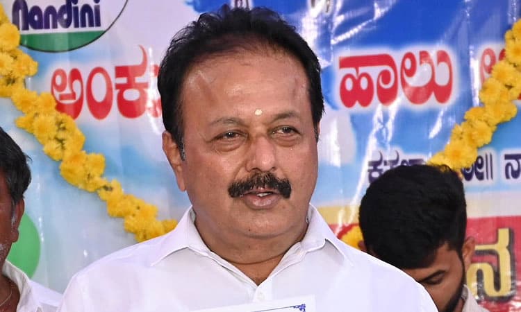 ಮಂಡ್ಯದಲ್ಲಿ ಕೈಗಾರಿಕೆ ಸ್ಥಾಪನೆಗೆ ಎಚ್‌.ಡಿ.ಕುಮಾರಸ್ವಾಮಿ ಅರ್ಜಿ ನೀಡಿಲ್ಲ: ಚಲುವರಾಯಸ್ವಾಮಿ