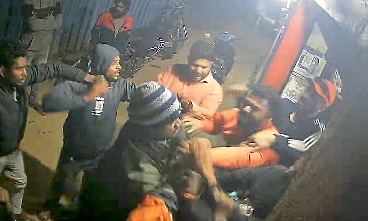 Chikkamagaluru: ಸಿಗರೇಟ್‌ ವಿಚಾರದಲ್ಲಿ ಬಾರ್‌ ನಲ್ಲಿ ಗಲಾಟೆ; ಯುವಕನಿಗೆ ಚಾಕು ಇರಿತ