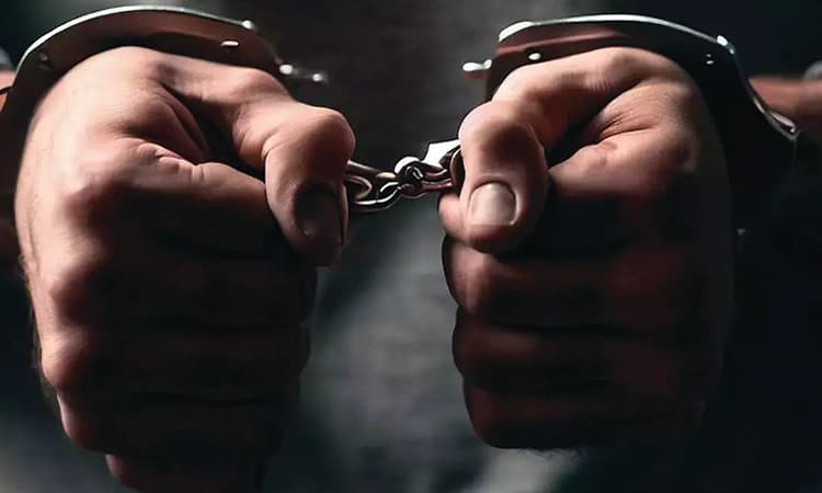 ತಪೋವನ್ ಎಕ್ಸ್‌ಪ್ರೆಸ್ ರೈಲಿನಲ್ಲಿ ನಕಲಿ ಟಿಕೆಟ್ ಪರೀಕ್ಷಕನ ಬಂಧನ