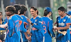 ವೈಟ್ ವಾಶ್ ತಪ್ಪಿಸಿಕೊಂಡೀತೇ ಲಂಕಾ?: ಭಾರತ ವನಿತೆಯರ ಗುರಿ 5-0