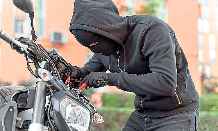 Mangaluru: ದ್ವಿಚಕ್ರ ವಾಹನ ಕಳವು, ಪ್ರಕರಣ ದಾಖಲು