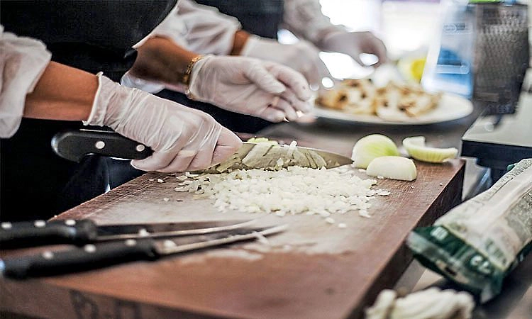 Kumbale: ಶುಚಿತ್ವ ಪಾಲಿಸದ 15 ಆಹಾರ ಕೇಂದ್ರಗಳಿಗೆ ದಂಡ