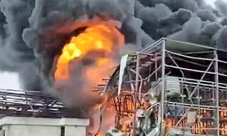 ಇಸ್ರೇಲ್‌ ರಾಸಾಯನಿಕ ಕಾರ್ಖಾನೆಗೆ ಗುರಿಯಿಟ್ಟ ಇರಾನ್‌: ಸೋರಿಕೆ ಭೀತಿ