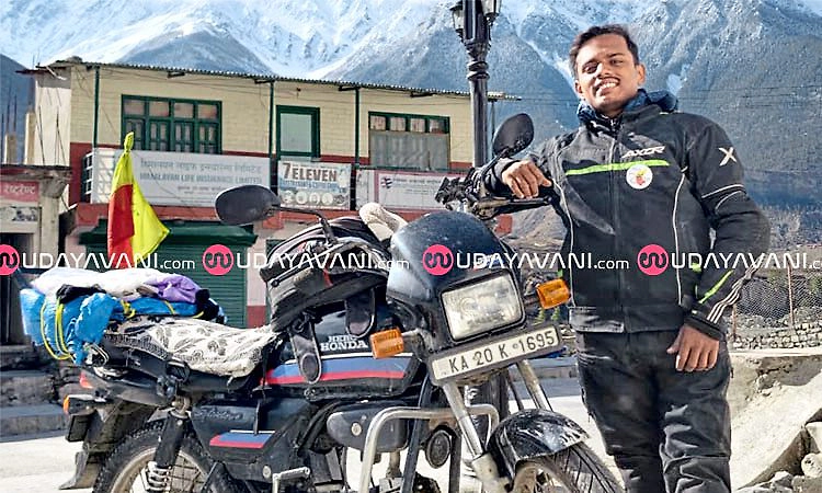 26 ವರ್ಷ ಹಳೆಯ ಹೀರೋ ಹೊಂಡಾ ಸ್ಪ್ಲೆಂಡರ್ ಬೈಕ್‌ನಲ್ಲಿ ವಿದೇಶ  ಪ್ರಯಾಣ