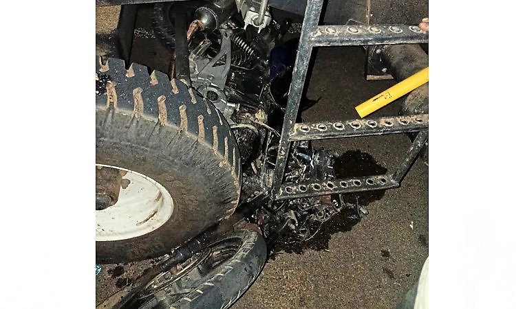 ರಾಗಿ ಒಕ್ಕಣೆ ಯಂತ್ರಕ್ಕೆ ಬೈಕ್ ಡಿಕ್ಕಿ; ಯುವಕ ಸಾವು