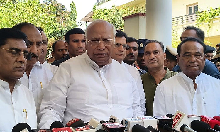 Kharge says leadership confusion in Karnataka will be resolved soon; expresses confidence in party performance