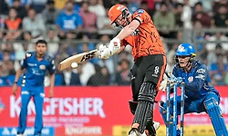 IPL 2026: ಮುಂಬೈಗೆ ಮುಗಿಯದ ಸಂಕಟ.. ಹೈದರಾಬಾದ್‌ಗೆ 6 ವಿಕೆಟ್‌ಗಳ ಜಯ