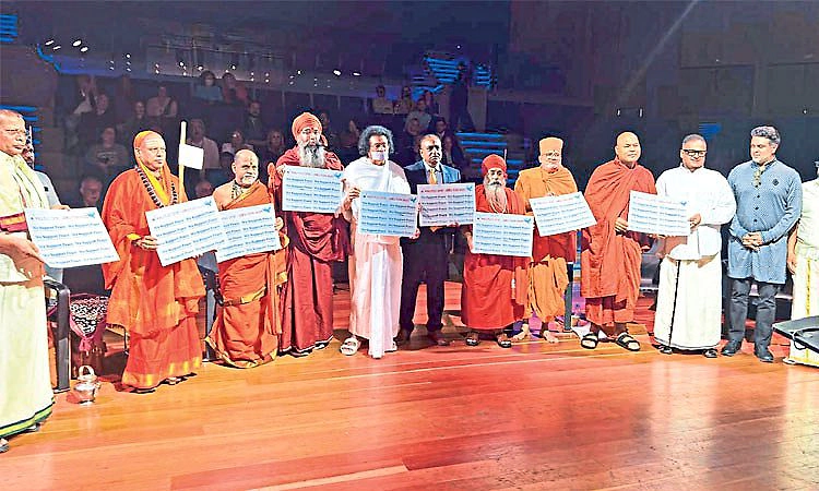 ದೇವಿ ಮಹಾತ್ಮೆಯಲ್ಲಿ ಗೀತೆಯ ಪ್ರತಿಬಿಂಬ: ಗ್ರೀಸ್‌ನಲ್ಲಿ ಶ್ರೀ ಪುತ್ತಿಗೆ ಮಠಾಧೀಶರ ಸಂದೇಶ