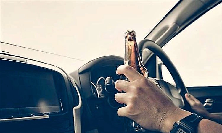 ಮದ್ಯ ಸೇವಿಸಿ ವಾಹನ ಚಾಲನೆ ಕಠಿನ ಶಿಕ್ಷೆಯಿಂದಷ್ಟೇ ಜಾಗೃತಿ