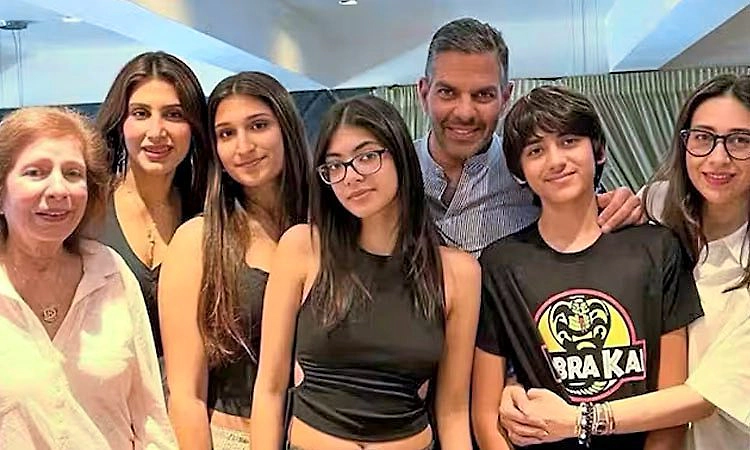 ಸಂಜಯ್ ಕಪೂರ್ ಆಸ್ತಿ ವಿವಾದ: ಕರಿಷ್ಮಾ ಮಕ್ಕಳಿಗೆ ಬಿಗ್‌ ರಿಲೀಫ್‌ - ಏನಿದು ಪ್ರಕರಣ?    