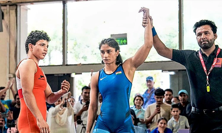 ಏಷ್ಯನ್‌ ಗೇಮ್ಸ್‌ ಟ್ರಯಲ್ಸ್‌: ಸೆಮೀಲಿ ಸೋತು ಕುಸ್ತಿಪಟು ವಿನೇಶ್‌ ಹೊರಕ್ಕೆ   