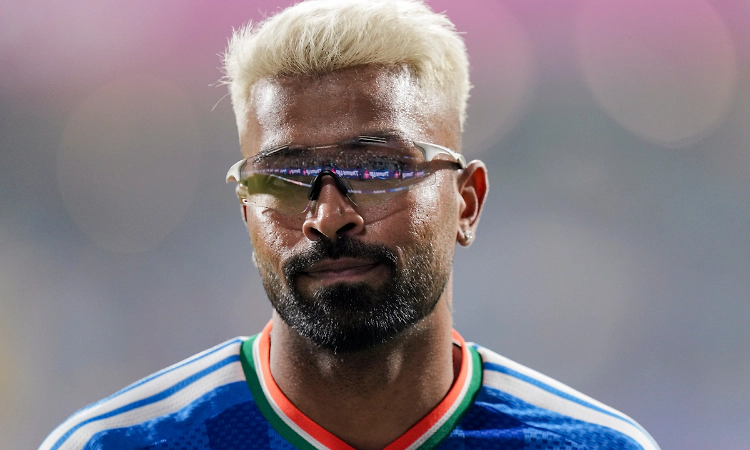 Hardik shifts to Bengaluru, makes COE permanent training base