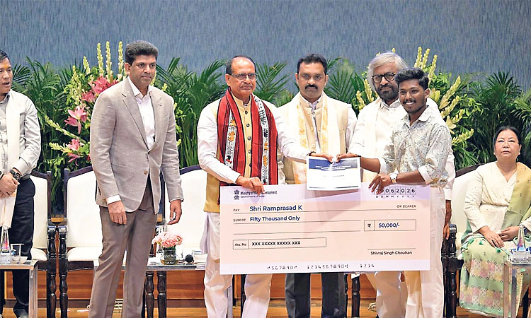 ವಿಬಿಜಿರಾಮ್‌ ಜಿ ಲೋಗೋ ಸ್ಪರ್ಧೆ: ಪುತ್ತೂರಿನ ರಾಮ್‌ ಪ್ರಸಾದ್‌ಗೆ ಪ್ರಶಸ್ತಿ ಪ್ರದಾನ