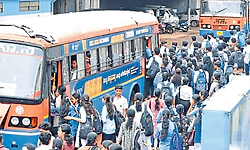Bantwal: ಬಸ್‌ಗಳು ಬೇಕಷ್ಟಿವೆ, ಹತ್ತಲು ಜಾಗವಿಲ್ಲ!
