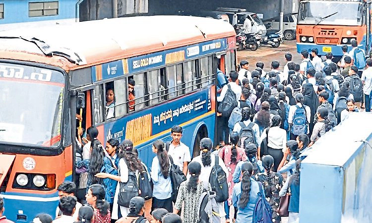 Bantwal: ಬಸ್‌ಗಳು ಬೇಕಷ್ಟಿವೆ, ಹತ್ತಲು ಜಾಗವಿಲ್ಲ!