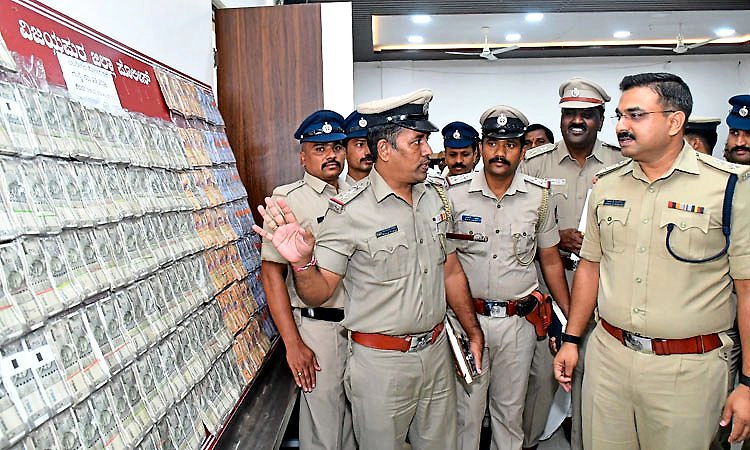 ವಿಜಯಪುರ: ನಂದಿ ಸಹಕಾರಿ ಸಕ್ಕರೆ ಕಾರ್ಖಾನೆಗೆ 12 ಕೋಟಿ ರೂ. ವಂಚನೆ, 8 ಜನರ ಸೆರೆ