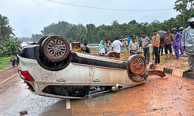 ಗೋಳಿತ್ತೊಟ್ಟು: 2 ಪ್ರತ್ಯೇಕ ಅಪಘಾತ