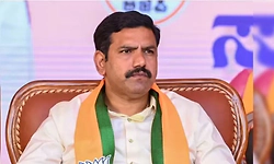 3 ಈಡಿಯಟ್ಸ್‌ರಂತೆ ರಾಹುಲ್‌ ಮನೆ ಮುಂದಿರುವ ನಾಯಕರು: ಬಿವೈವಿ