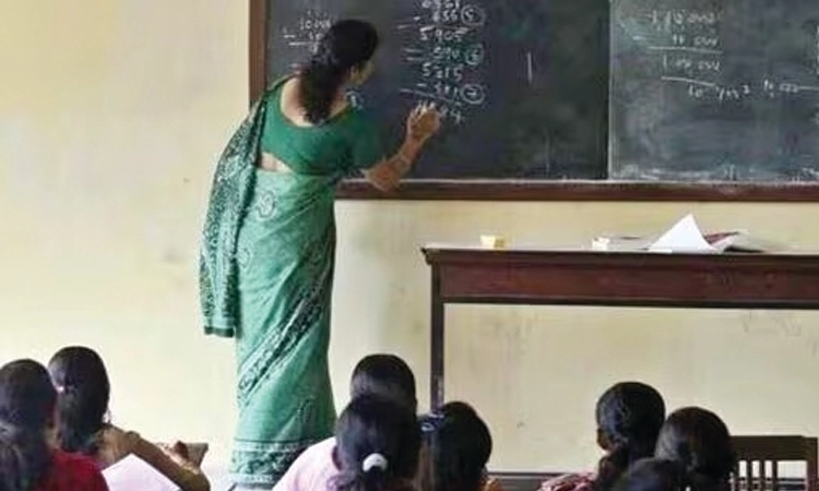 Karnataka announces eligibility test dates for promotion from high school teachers to PU lecturers