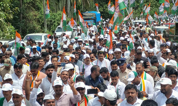 ಶಿಕಾರಿಪುರದಲ್ಲಿ ಭಾರತ್ ಜೋಡೋ 2.0 ಪಾದಯಾತ್ರೆಗೆ ಬಿ.ಕೆ.ಹರಿಪ್ರಸಾದ್ ಚಾಲನೆ