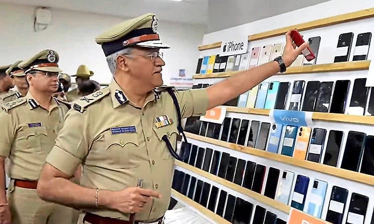 CCB Crackdown in B'luru: 42 mobile thieves arrested, Rs 3 Crore worth phones recovered