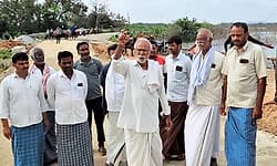 ಕೆರೆ ಕೋಡಿ ತಗ್ಗಿಸದೇ ಯಥಾಸ್ಥಿತಿ ಕಾಪಾಡಲು ಗ್ರಾಮಸ್ಥರಿಂದ ಒತ್ತಾಯ