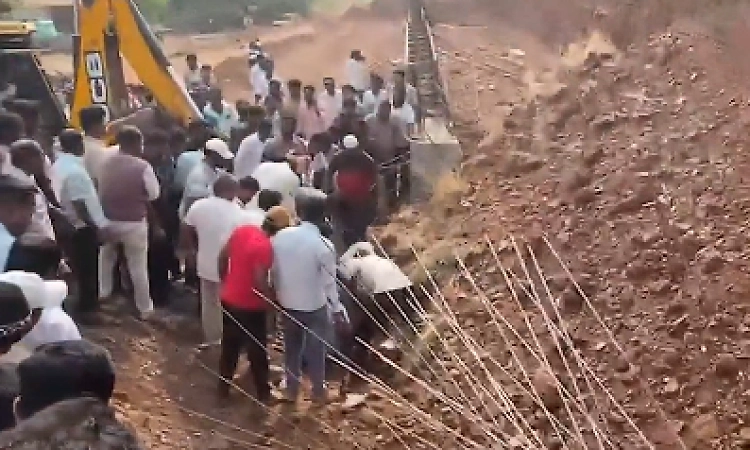 Labourer killed, another injured as soil mound caves in at bridge construction site in Pune