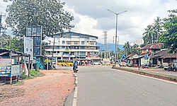 ಅಜೆಕಾರು ಪೇಟೆಗೆ ಬೇಕಿದೆ ಪಾರ್ಕಿಂಗ್‌, ಚರಂಡಿ