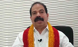 ನವೆಂಬರ್‌ನಲ್ಲಿ ಕನ್ನಡ ಚಿತ್ರ ಮಾತ್ರ ಪ್ರದರ್ಶಿಸಿ: ಕರವೇ ಪ್ರವೀಣ್‌ ಶೆಟ್ಟಿ