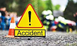 ಓವರ್ ಟೇಕ್ ಮಾಡುವ ಭರದಲ್ಲಿ ಬೈಕಿಗೆ ಢಿಕ್ಕಿ ಹೊಡೆದ ಬಸ್... ತಂದೆ, ಮಗು ಸ್ಥಳದಲ್ಲೇ ಮೃತ್ಯು