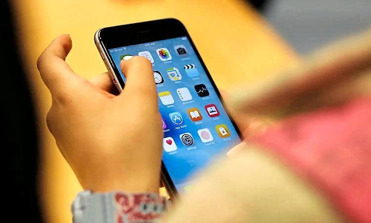 Social Media: ಆನ್‌ಲೈನ್‌ನಿಂದ ಅಶ್ಲೀಲ ವಿಷಯಗಳನ್ನು ತೆಗೆಯಿರಿ: ಕೇಂದ್ರ ಸರ್ಕಾರ ಎಚ್ಚರಿಕೆ