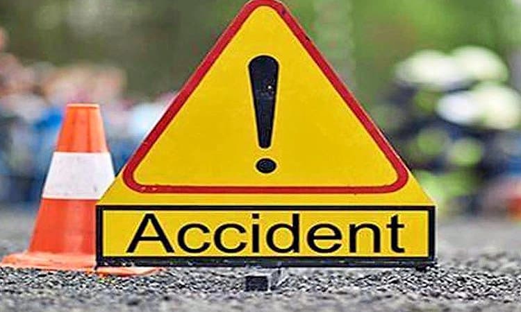 Siddapura: ನಿಂತಿದ್ದ ಬೈಕಿಗೆ ಟಿಪ್ಪರ್ ಢಿಕ್ಕಿ; ಗಂಭೀರ