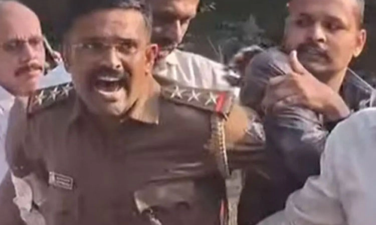 4 ಲಕ್ಷ ರೂ. ಲಂಚ ಪಡೆಯುವಾಗ ಸಿಕ್ಕಿಬಿದ್ದ ಇನ್‌ಸ್ಪೆಕ್ಟರ್‌ ರಂಪಾಟ