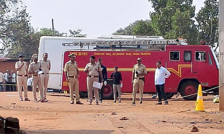 Humnabad: ಅನಾಮದೇಯ ವಸ್ತು ಸ್ಪೋಟ ಪ್ರಕರಣ; ಹಲವು ತಂಡಗಳಿಂದ ನಿರಂತರ ಪರಿಶೀಲನೆ