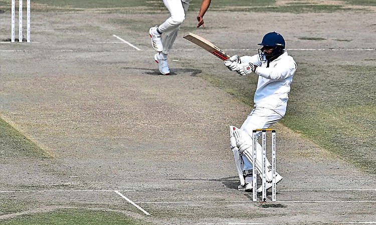 Ranji Trophy: ಕರ್ನಾಟದ ಕ್ವಾರ್ಟರ್‌ ಫೈನಲ್‌ ಅವಕಾಶ ಕ್ಷೀಣ  