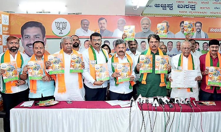 Davanagere: Socialist Siddaramaiah is now 'Majaramaiah' and 'Saladaramaiah', criticizes R. Ashoka