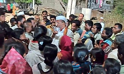 2 ಕೆಜಿ ಅಕ್ಕಿ ಕಡಿತ ಆರೋಪ: ಮಧ್ಯರಾತ್ರಿ ಗ್ರಾಮಗಳಿಗೆ ದೌಡಾಯಿಸಿದ ಶಾಸಕ ಶರಣು ಸಲಗರ