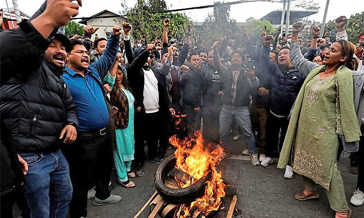 ನೇಪಾಳ: ಜೆನ್‌ ಜಿ ಪ್ರತಿಭಟನೆ ಹತ್ತಿಕ್ಕಿದ ಜಿಲ್ಲಾಧಿಕಾರಿ ಬಂಧನ  