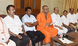 ಬಿ.ಕೆ.ಹರಿಪ್ರಸಾದ್ ಗೆ ಸಚಿವ ಸ್ಥಾನ ನೀಡಬೇಕು: ಶ್ರೀ ವಿಖ್ಯಾತನಂದ ಸ್ವಾಮೀಜಿ ಒತ್ತಾಯ