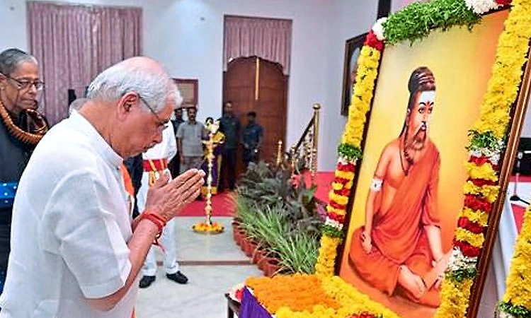 ತಿರುವಳ್ಳುವರ್‌ಗೆ ಕೇಸರಿ ಬಟ್ಟೆ: ತ.ನಾಡಲ್ಲಿ ವಿವಾದ