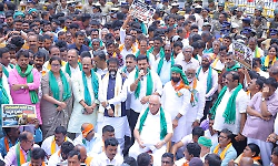 BJP protests at KRS against Cauvery water release to Tamil Nadu under Yediyurappa's leadership